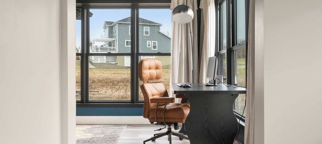 The Silversands Lakehouse | Hot Tub Sauna Game Room in Lansing