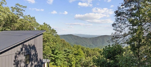 Three Bears : Elevated Mountain Living in Near Ellijay in Chatsworth