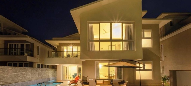 Tranquil villa with 4 bedrooms and WiFi, AC in Anjuna, North Goa in Anjuna