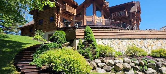 Ultimate Adirondack Getaway ~ Private Pool and Hot Tub! in Warrensburg