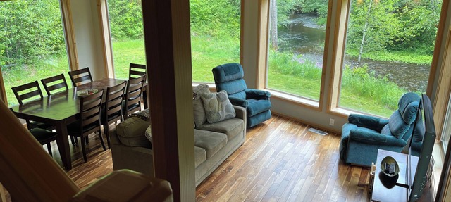 Unique Home in Willard, Wa. 40 acres, 50 feet from Little White Salmon River in Willard