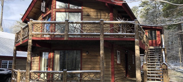 Unique Rustic Ski/Tree House - Game room, Hot tub & Sauna in Jay