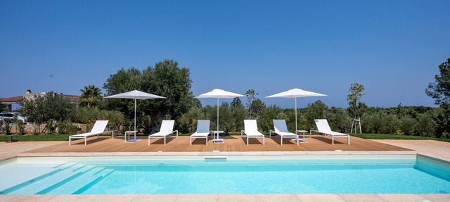 Villa 'Flora' with Sea View, Wi-Fi, and Air Conditioning in polignano a mare