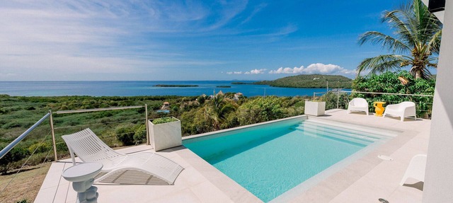 Villa Tortuga - Oceanview House with Heated Pool in Culebra