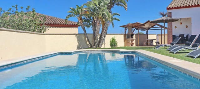 Villa with WIFI, BBQ and swimming pool in CONIL DE LA FRONTERA