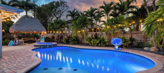 Walk2BEACH|HeatedPool|Spa|GamingRoom|Tikihut|Cove in deerfield beach