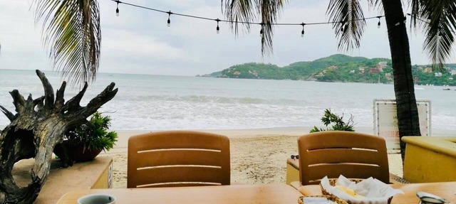 Walking Distance to Playa la Ropa in Zihuatanejo