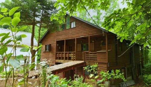Warm Spacious Forest Chalet & Private Onsen in Minakami