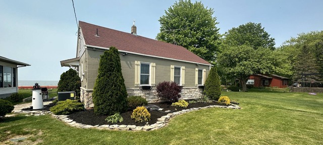Waterfront Getaway on Lake St. Clair in Tilbury