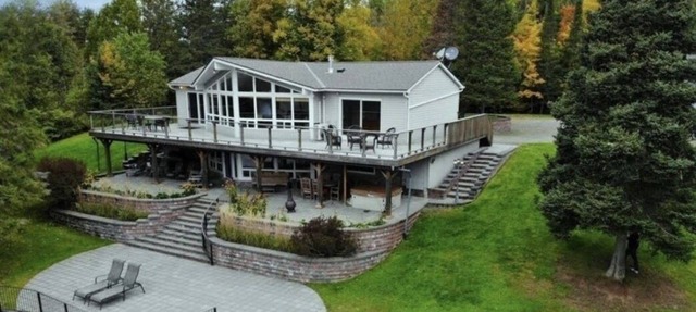 Waterfront, Gorgeous Dream Cottage in Mckellar