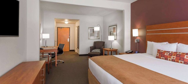 Wingate by Wyndham Calgary in Calgary