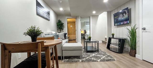 Work, Rest & Exercise | Calgary suite | Near Airport & Banff Route in Calgary