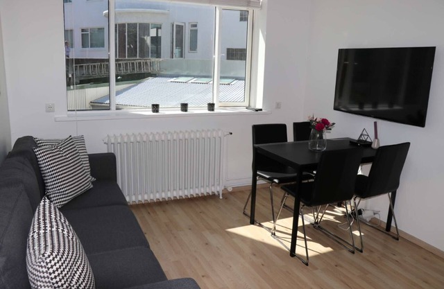 Located in downtown Reykjavik, on the corner of Laugavegur and Skólavörðustígur. in Reykjavík