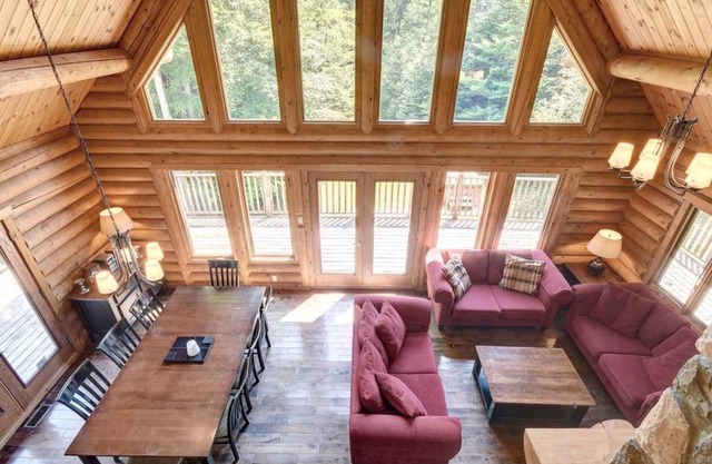 Log Cottage Huron, Private Hot Tub, Getaway in nature in Labelle