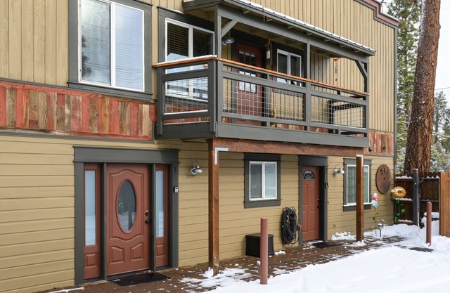 Sisters Home Lower - One bedroom/One bath - Sleeps upto 5 in Sisters