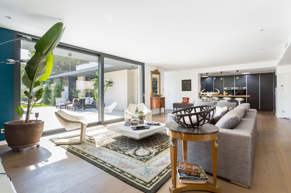 Photo of Livingroom in Saint-Cyr-au-Mont-d'Or