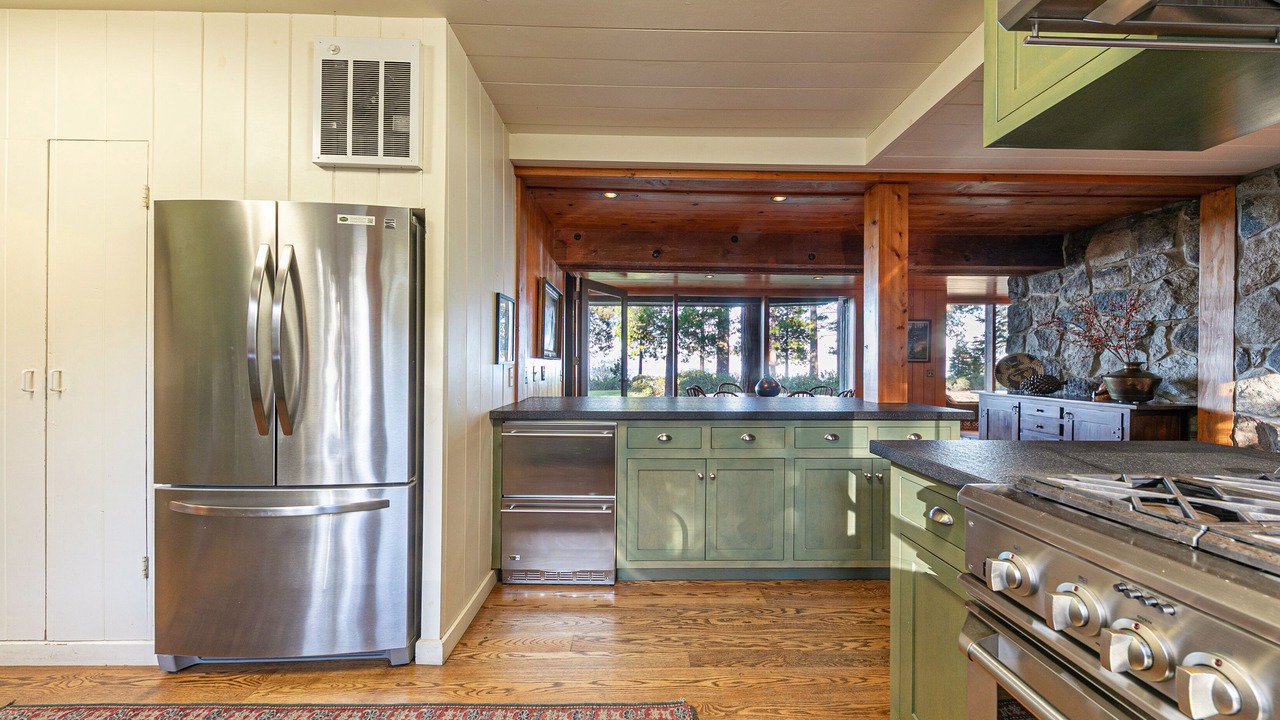 Photo of Kitchen in Tahoma