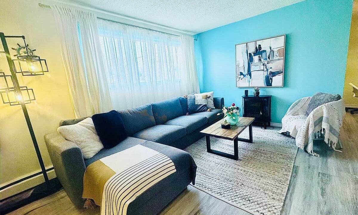 Photo of Livingroom in Southeast Edmonton