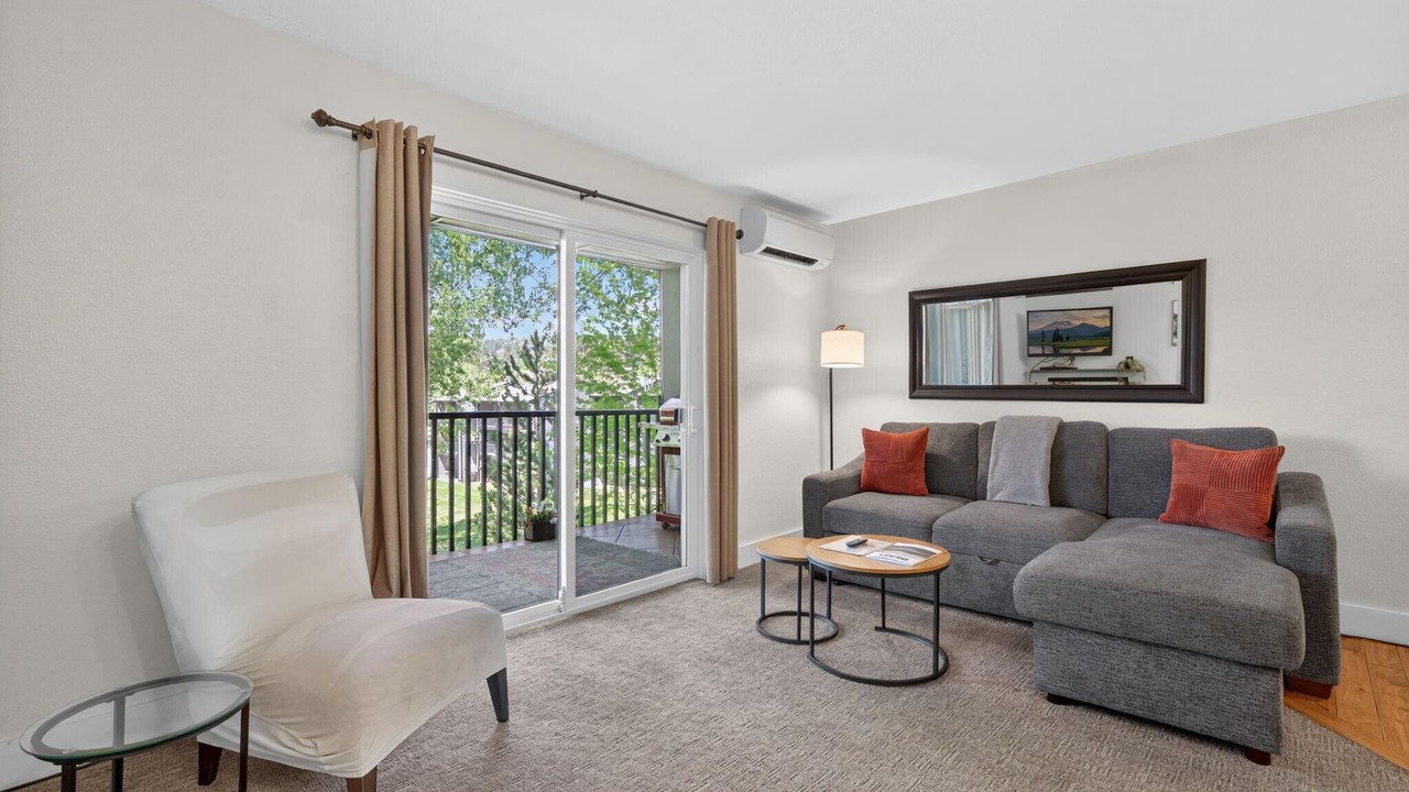 Photo of Livingroom in Bend
