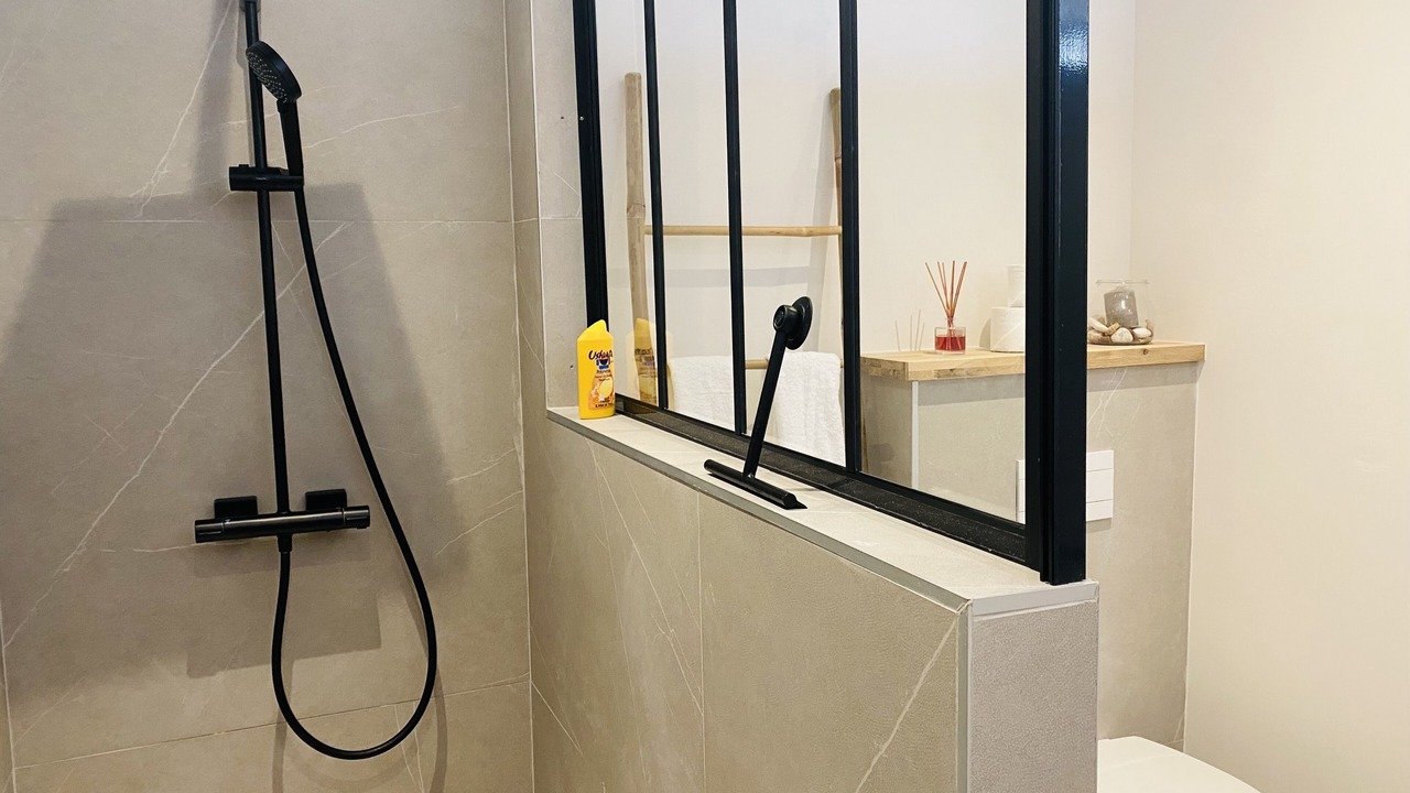 Photo of Bathroom in Eyragues