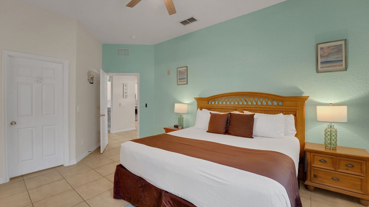 Photo of Bedroom in Bahama Bay