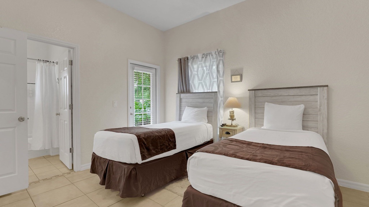 Photo of Bedroom in Bahama Bay