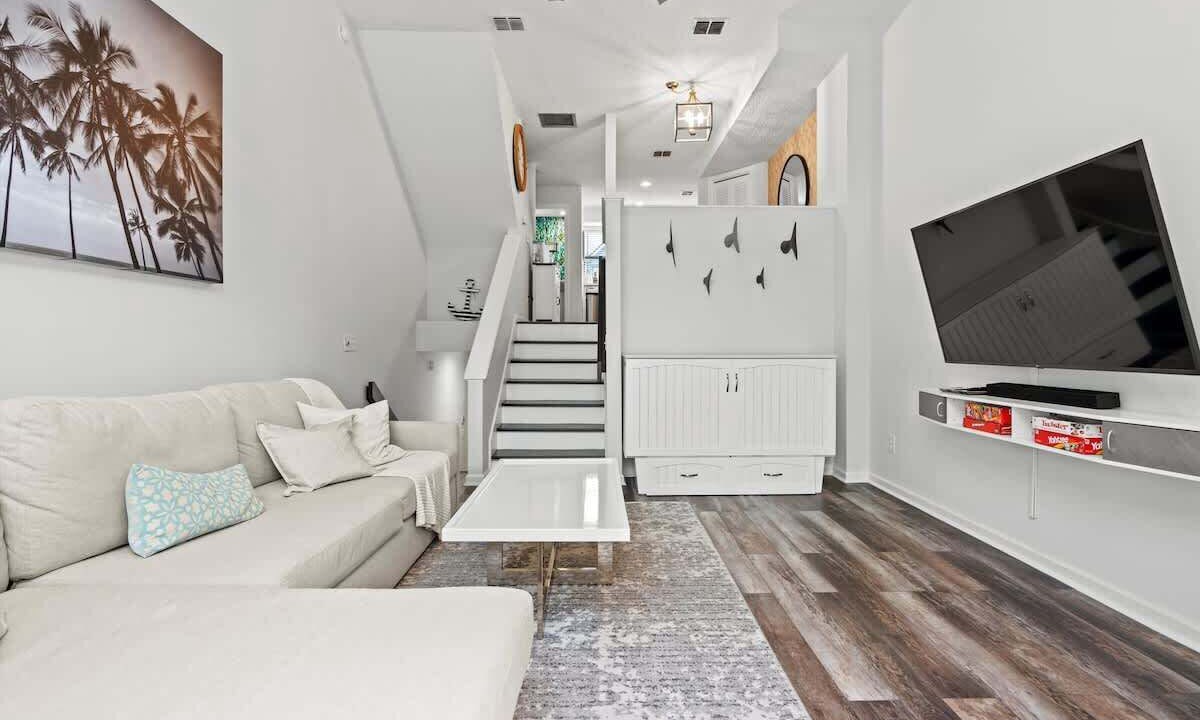 Photo of Livingroom in Jacksonville Beach