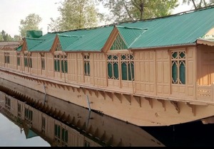 Kings Houseboats in Srinagar