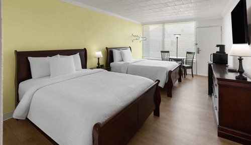 Room, 2 Queen Beds, Non Smoking, Courtyard Area