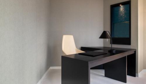 Urban One-Bedroom Junior King Suite with Sea View