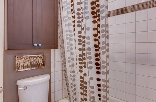 Southtown House | Cool SOUTHTOWN downtown home, walk to ALAMO, RIVERWALK close to all FREE WIFI