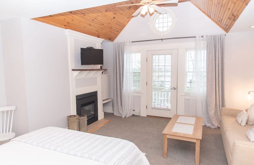 Peaks Island Hotel | Inn On Peaks Island