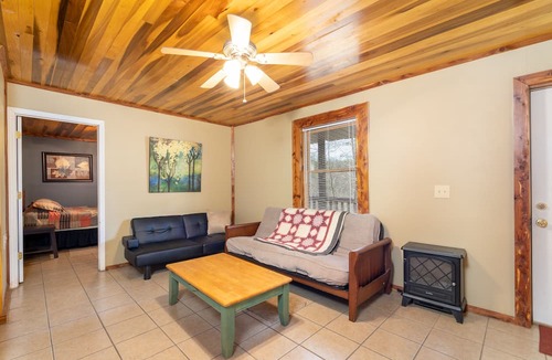 Stanton Cabin | Luxurious Cabin Across From The Red River Gorge, In The Natural Bridge Area