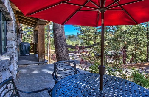 Olympic Valley Ski Chalet | Close to the Lifts and Village with Free Valley Wide Shuttle Service