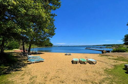 Carling House | 3-bedroom Lakeview Cottage - Rockwood #8