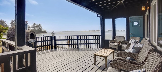 Waterfront Coos Bay Retreat w/Sauna! in Coos Bay