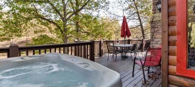Bearfoot-Lodge | 3 Bed, 2 Bath in Ridgedale