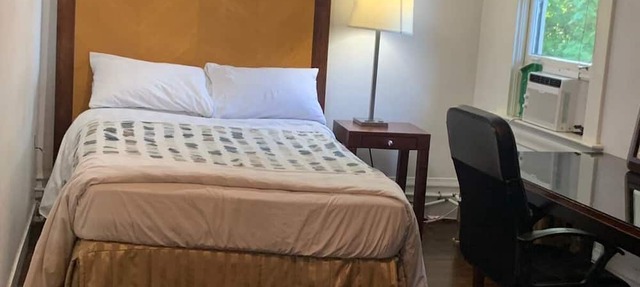 Broadway Guest house in Vancouver