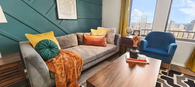 ★ HostWise Stays ★ Grandview Ave - Private Balcony with Stunning Skyline Views! in Pittsburgh