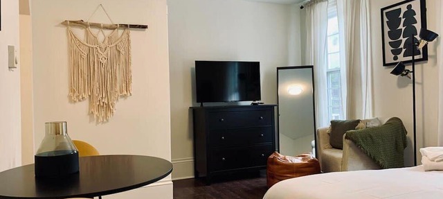 Pet-Friendly, Lovely Studio w/Balcony in Halifax