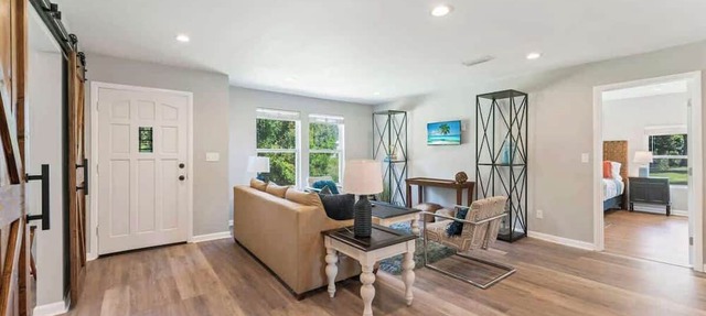 "Casa Del Sol Retreat" Front Porch, W/D, 4-Br in Jacksonville
