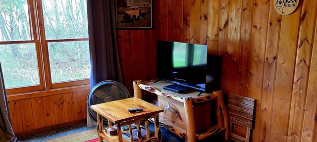 Cozy 1950’s lake front cabin with beautiful sunsets! in Deer River