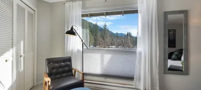Mid-Century Escape | Mt Hood Resort | Views + Pets in Mount Hood Village