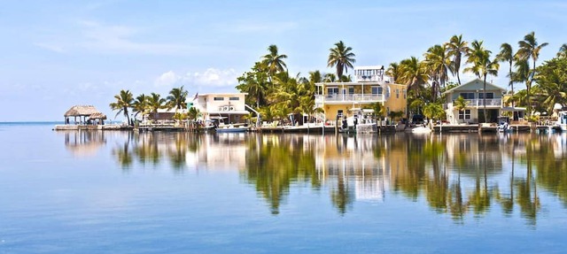 Cocktails & Dreams: Modern 2nd Floor Condo, Steps from Duval St, Seaport, Waterpark, Beach & Pool! in Key West