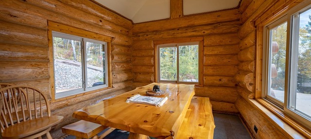 Stunning 4 Season Lake Burntside Log Cabin in Ely