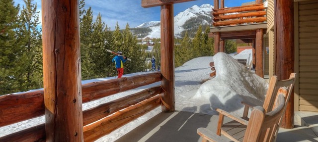 Ski-in/Ski-out slopeside "Champagne Chalet" Saddle Ridge w/hot tub, Views, Large Living/Dining Rm in Big Sky