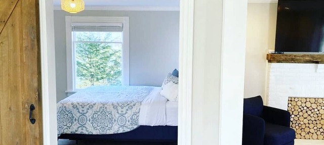 Brand new 2 bedroom, Greenport Village, walk to town Marina Views! in Greenport