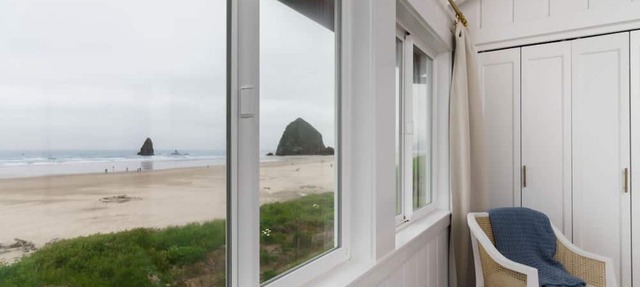 Oceanfront w/Direct Beach Access Game Room Views | Driftaway by AvantStay in Cannon Beach