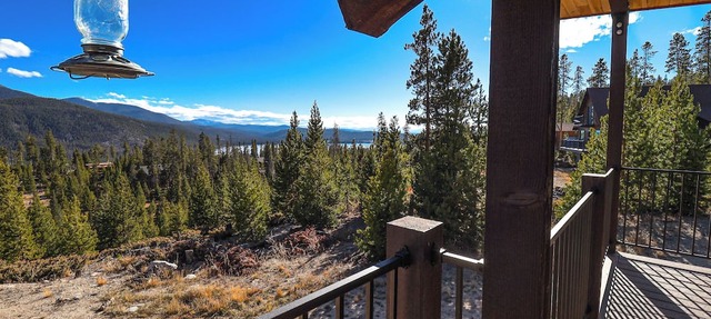 Rustic Inn-Cozy Mountain Getaway with Stunning Lake Views & Pet Friendly! in Grand Lake