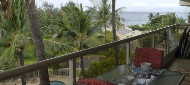 Ocean, mountain, pool views. Best location at The Banyan. Across from Kam2 beach in Kihei